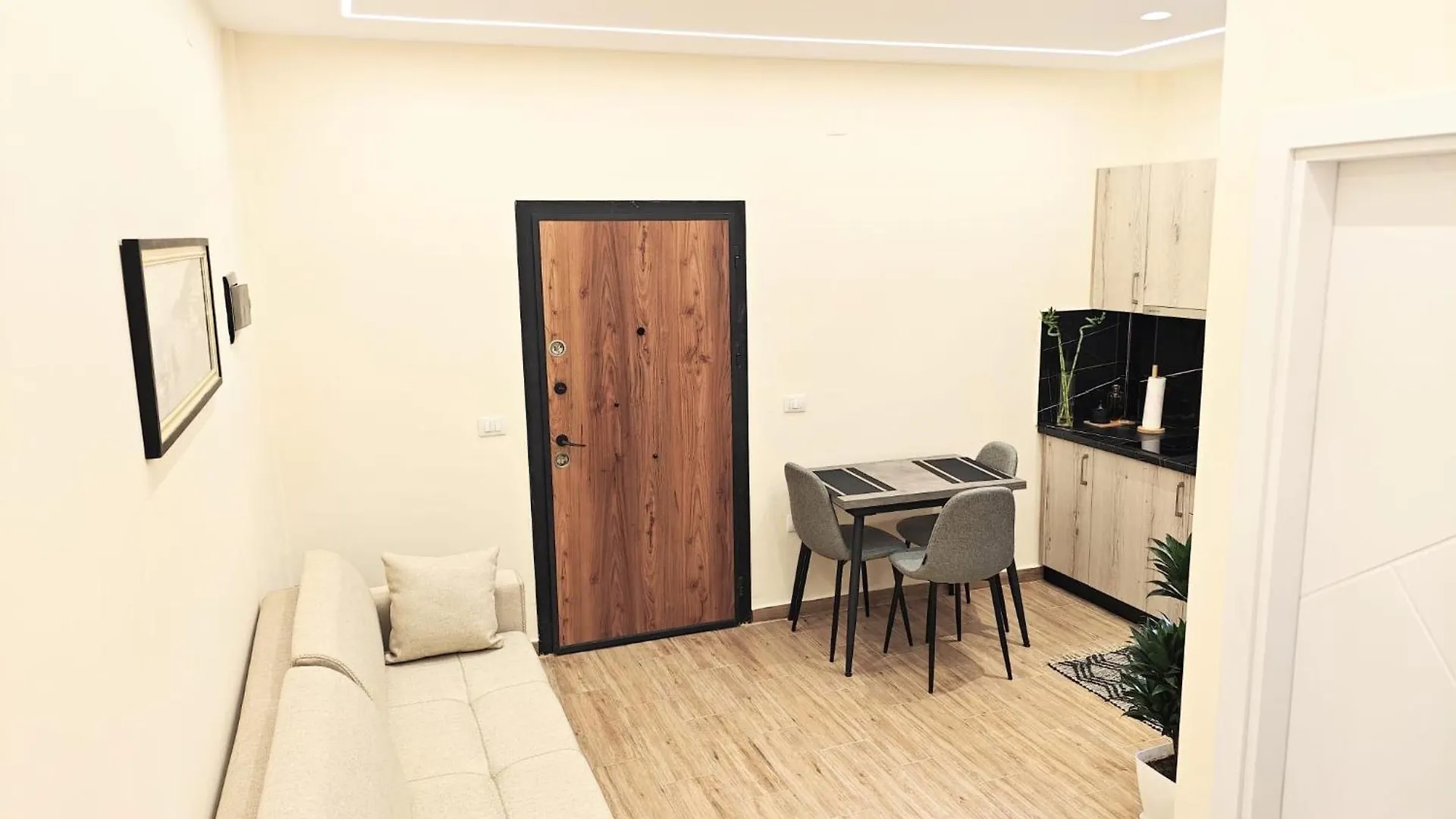 New Apartment Close To Sea And Downtown Vlorë