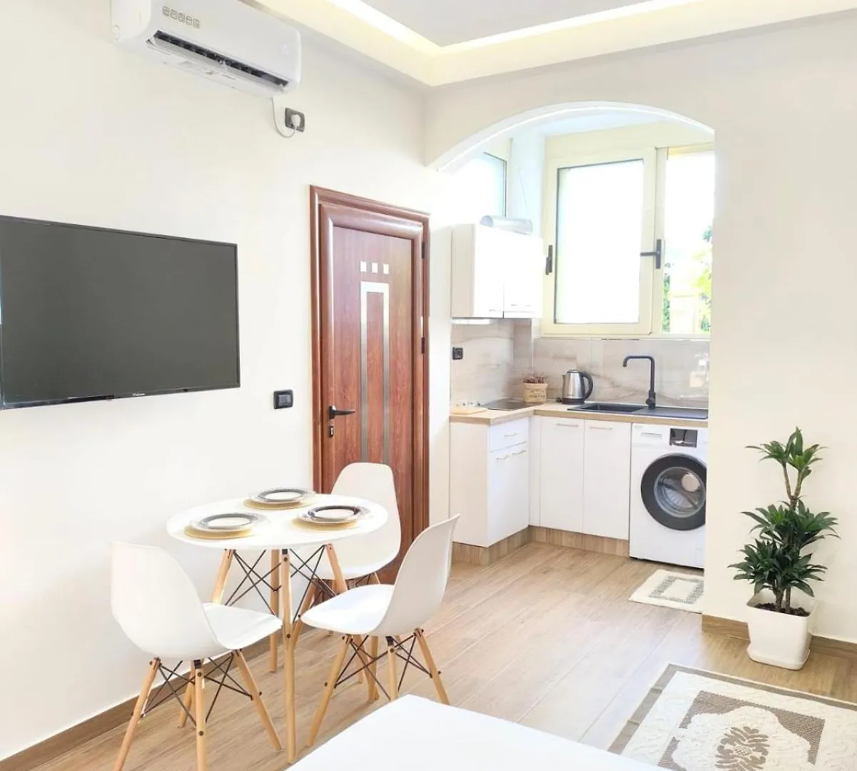 New Apartment Close To Sea And Downtown Vlorë