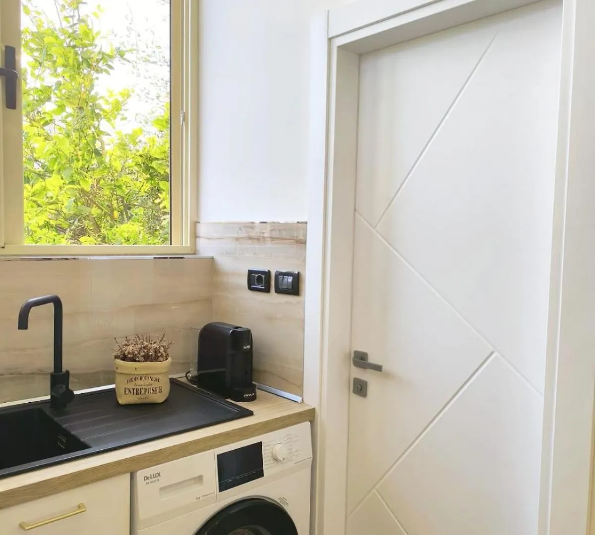 New Apartment Close To Sea And Downtown Vlorë
