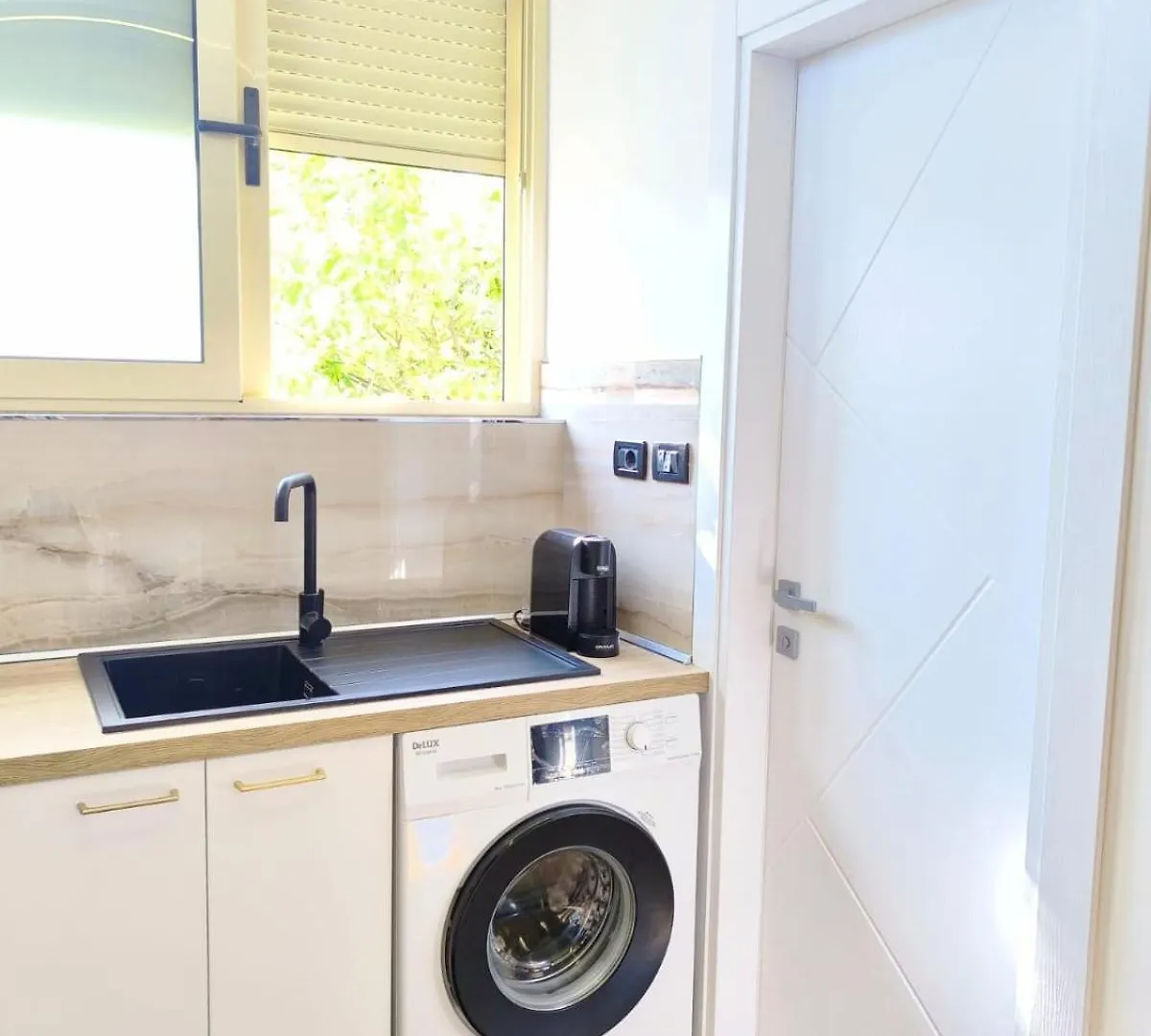 New Apartment Close To Sea And Downtown Vlorë