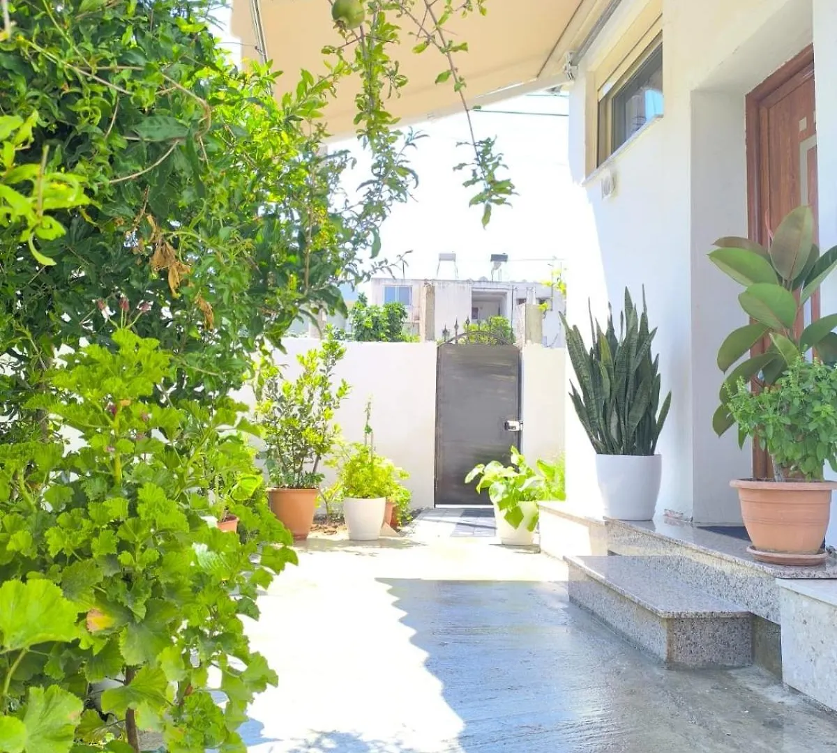 New Apartment Close To Sea And Downtown Vlorë