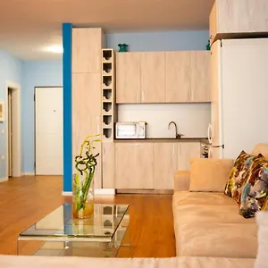 Centre Lions Gate 3 Apartment